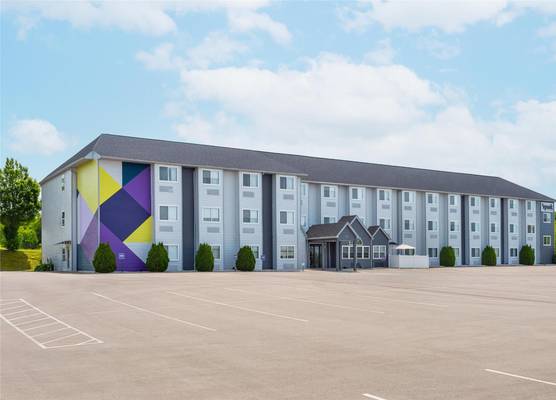 Spark by Hilton Clarion 1
