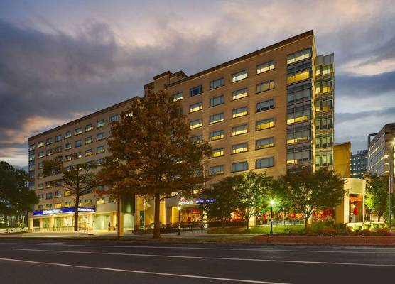 DoubleTree by Hilton St. Louis Forest Park 1