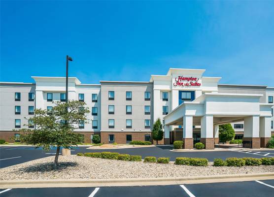Hampton Inn & Suites Peru 1