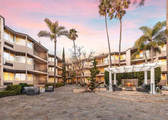 The Belamar Hotel Manhattan Beach, Tapestry by Hilton 1