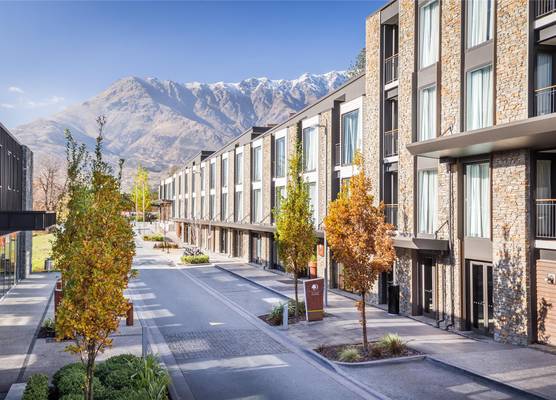 DoubleTree by Hilton Queenstown 1