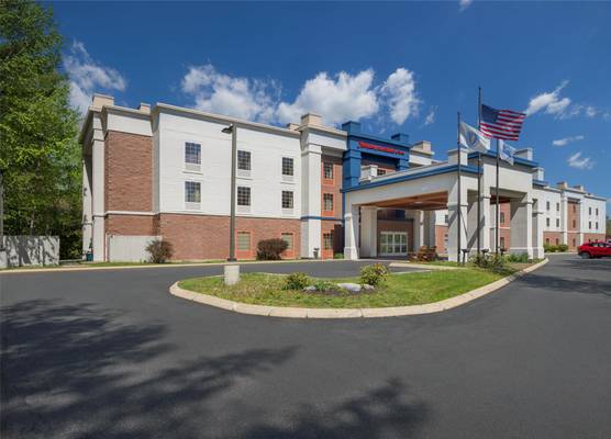 Hampton Inn & Suites Berkshires-Lenox 1