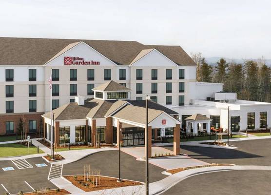 Hilton Garden Inn Medford 1