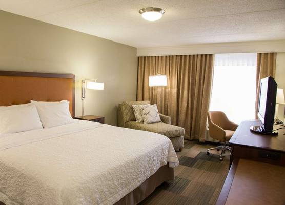 Hampton Inn & Suites Albany-Downtown 1