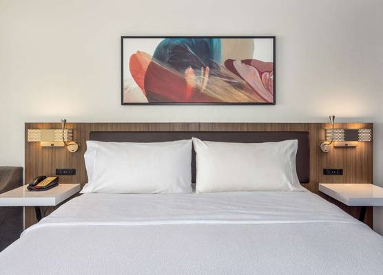 Hilton Garden Inn Chicago/Oakbrook Terrace 1