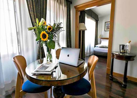 Hotel Diplomatic 1