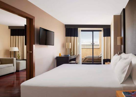 iStay by NH Ciudad de Valencia Hotel 1