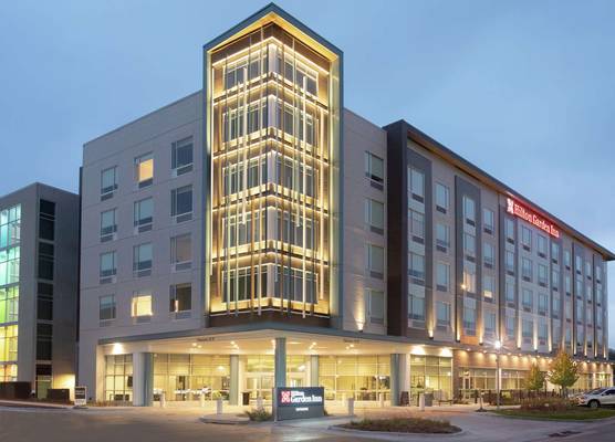 Hilton Garden Inn Omaha Aksarben Village 1