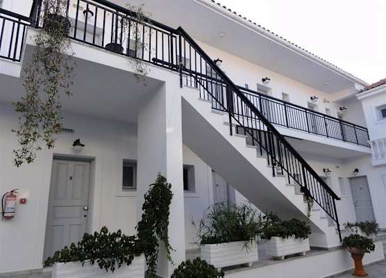Athina 1