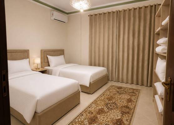 Sol Pyramids inn 1