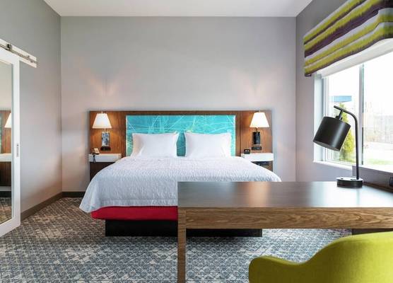 Hampton Inn Manitowoc 1