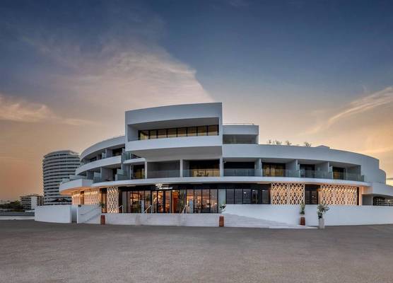 Marina Baie des Anges Hôtel, Curio Collection By Hilton 1