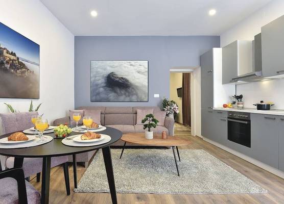 D&A Central Luxury Apartments with FREE Parking 1