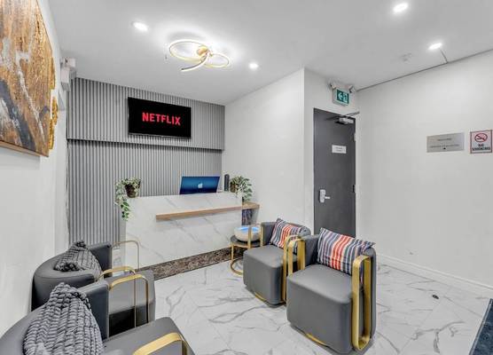 Plush Hotel Downtown Toronto 1