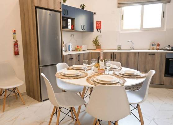 Walk to Balluta & Spinola - Modern 2bdr Apart 1