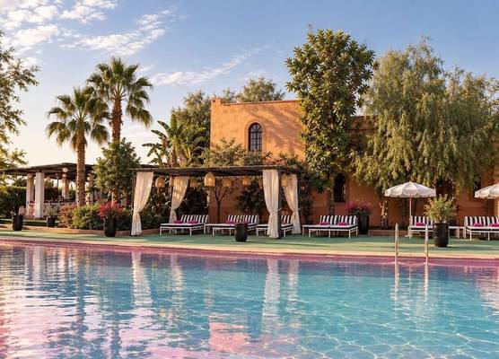 HOTEL BOUTIQUE PINK LAGOON 1