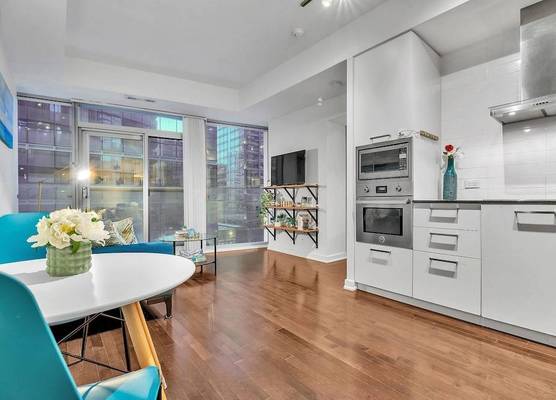 Downtown Toronto Suites 1