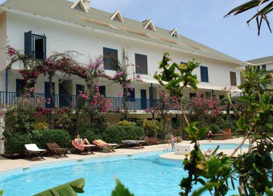 Leme Bedje - Two bedroom, Pool, WiFi & Beachfront 1