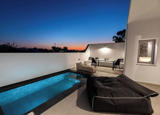 Filoxenia Luxury Villas 1