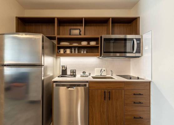 Everhome Suites Corona 1