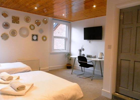 The Elmsleigh Suite at Claremont Hotel 1
