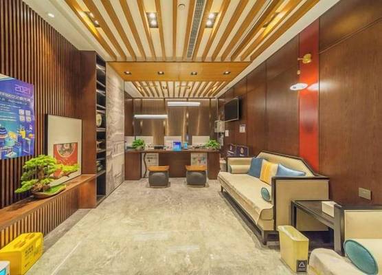 Super 8 Hotel (Beijing Tian'anmen Wangfujing Pedestrian Street) 1