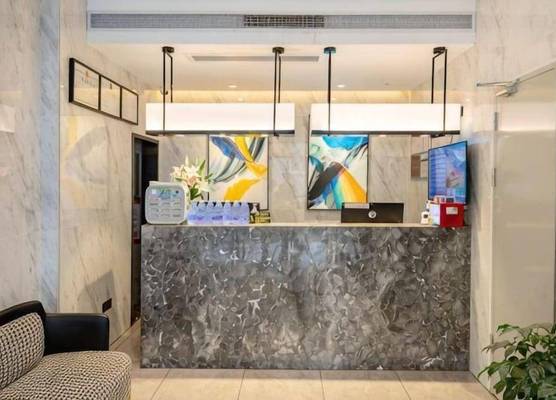 Moli Hotel (Guangzhou Yongqingfang Zhongshan 8th Road Subway Station) 1