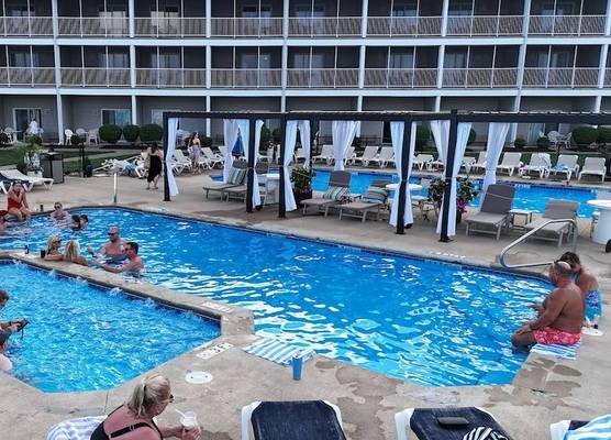 Bayshore Resort At Put-In-Bay 1