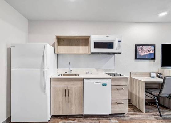 WoodSpring Suites Fort Myers - Cape Coral 1