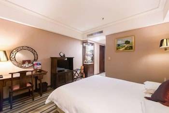 Mascot Hotel 1