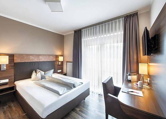Sporthotel Bernrieder Hof GmbH 1