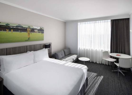 Mercure Sydney Bankstown 1