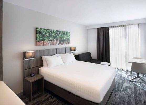 Mercure Sydney Blacktown 1