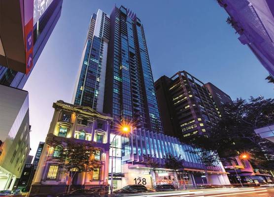 Oaks Brisbane on Charlotte Suites 1