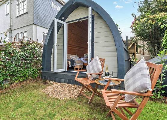 Beautiful and Cosy Garden Pod Saintives 1