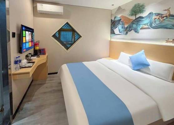 Tianshun Hotel (Guangzhou ERGONG subway station store) 1