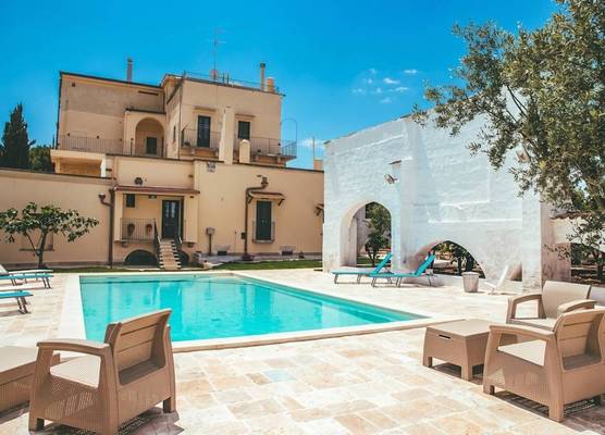 Nella Apartment With Pool 1