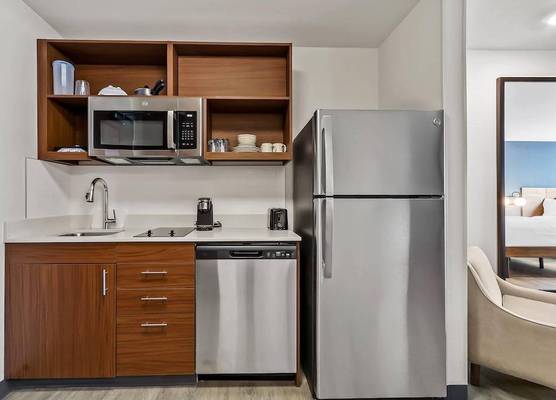 Everhome Suites El Paso Airport near Fort Bliss by Choice Hotels 1