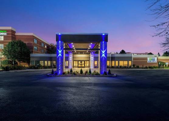 Holiday Inn Express NAPERVILLE by IHG 1