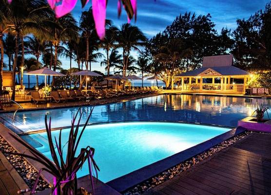 Le Peninsula Bay Beach Resort & Spa 1