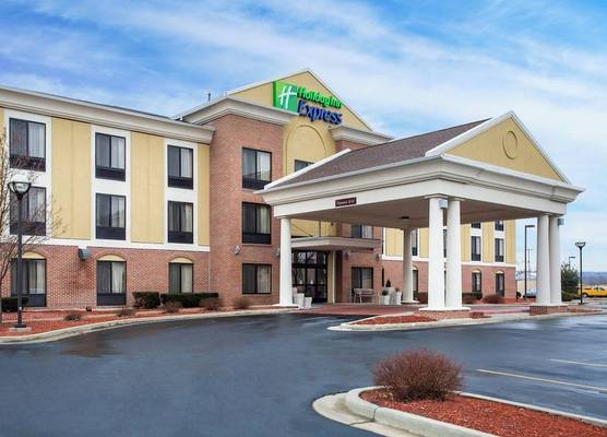 Holiday Inn Express & Suites MARTINSVILLE-BLOOMINGTON AREA by IHG 1