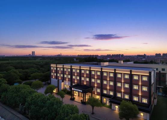 Rezen Select Shanghai International Resort 1