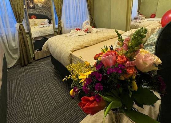 GUR ROYAL HOTEL 1
