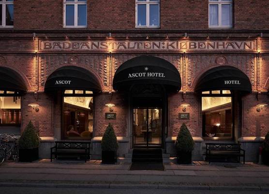 Ascot Hotel 1