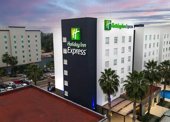 Holiday Inn Express GUADALAJARA AEROPUERTO by IHG 1