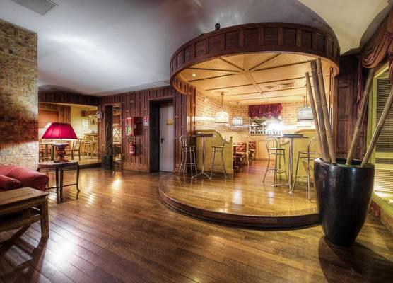 Hotel Colony 1