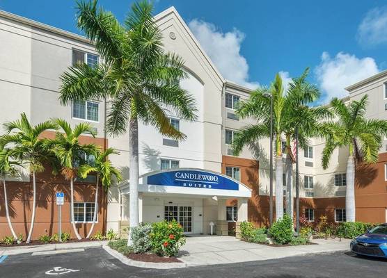 Candlewood Suites FORT MYERS-SANIBEL GATEWAY by IHG 1