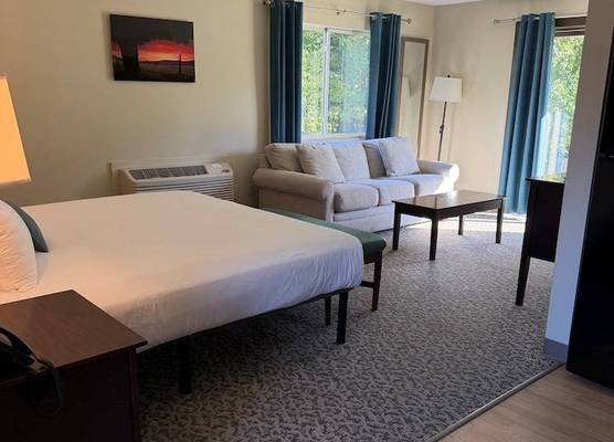 Sun & Ski Inn and Suites 1