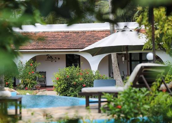 Flame Tree Cottages 1