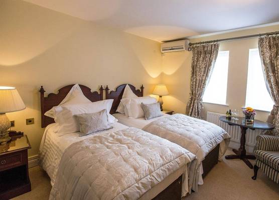Tullyglass House Hotel 1